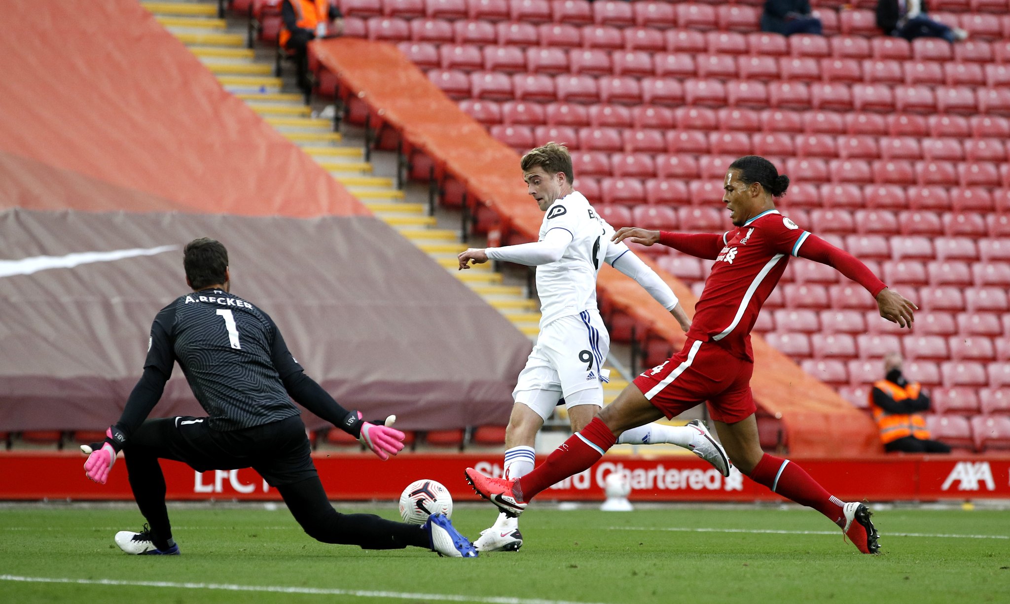 科贝记者：库尔图瓦、姆巴佩将于西甲第10轮客战塞尔塔时复出